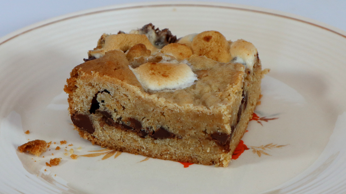 S'mores Cookie Bars